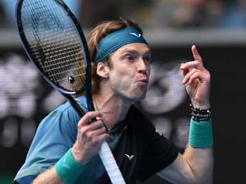 完成致命一 完成致命一