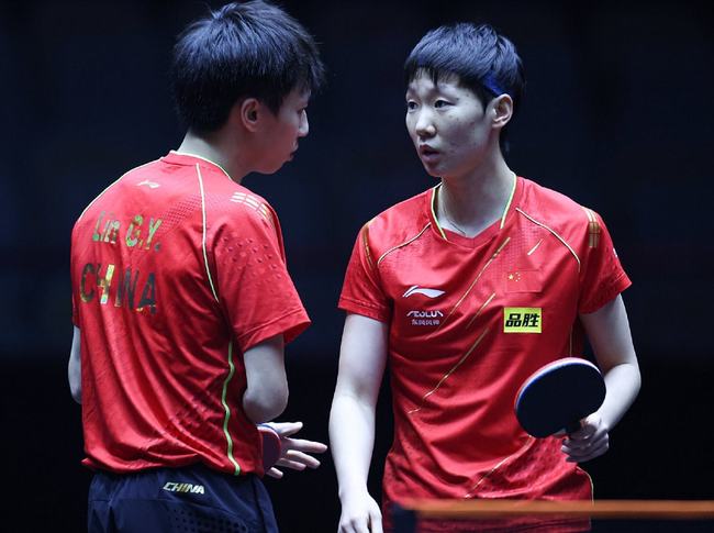 他与维尼修 他与维尼修